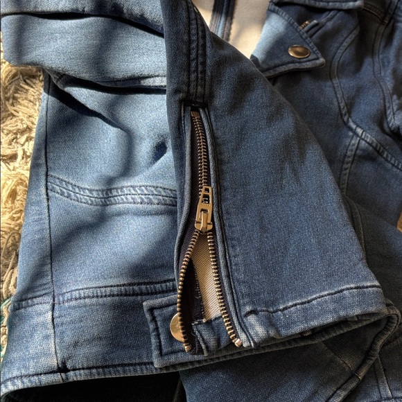 BLANK NYC Denim Moto Jacket Small Blue Zip Front Fitted Biker Style Jean Jacket - Picture 8 of 16